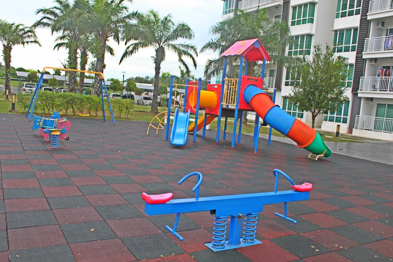 Hello Kitty Signature Suite Sandakan Exterior photo